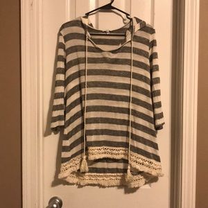 3/4 length hooded top